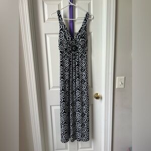 En Focus Studio Black and White Patterned Maxi Dress